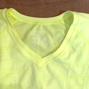 Zella Athletic Workout Short Sleeved Shirt